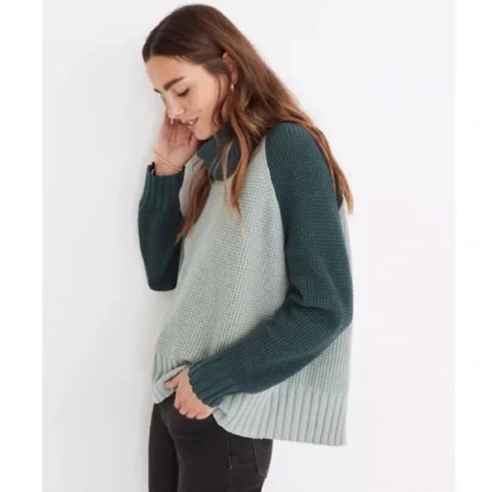 Madewell - Colorblock Eastbrook Turtleneck Cross-Back Sweater | XS: Sage Green - Picture 5 of 15